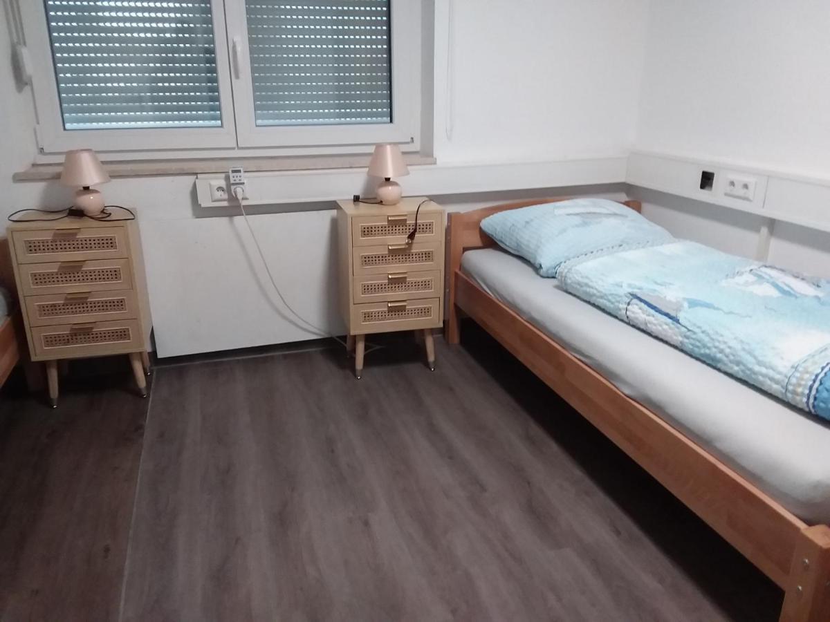 Nguyen Le 3 Schlafzimmer, 7 Bette,Dusche, 2 Wc , Kueche Ab 2 Uebernachtungen Neukirch  Exteriér fotografie